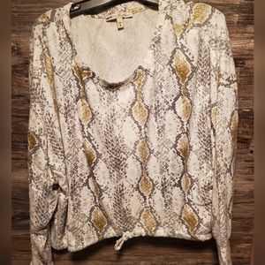 Express Crop Lightweight Sweater Womens Size Medium Snake Skin Design